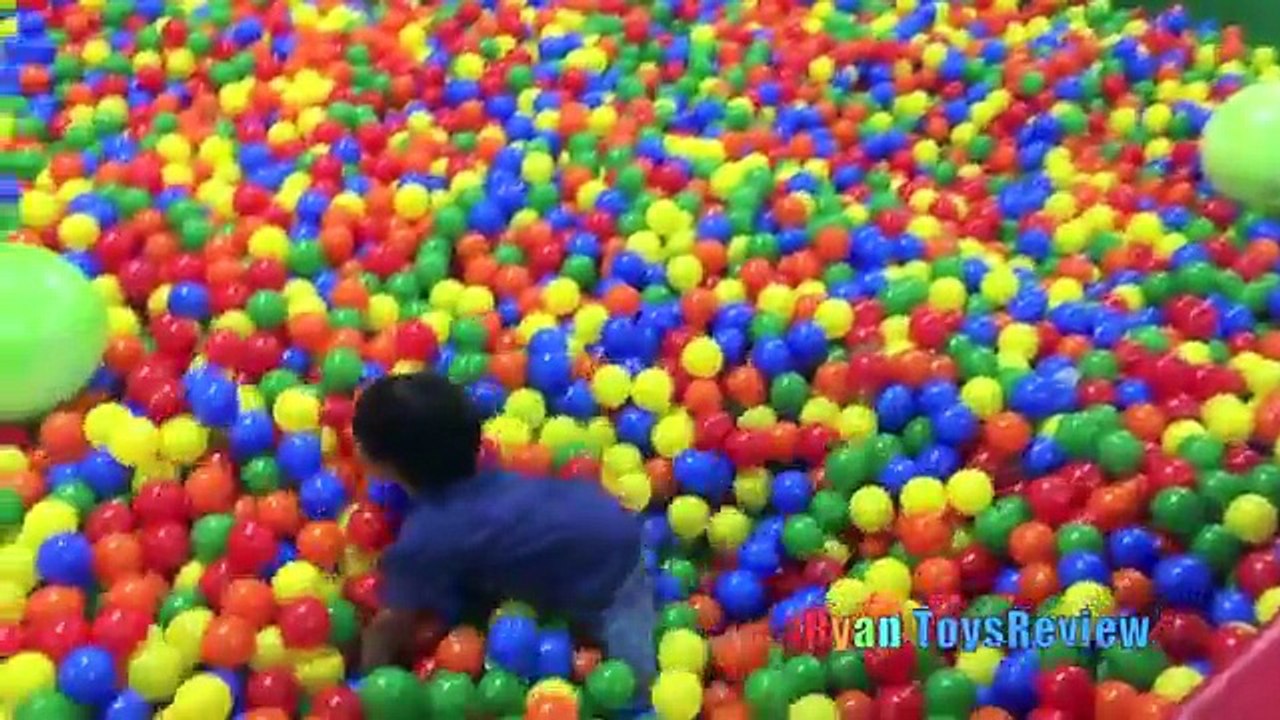 Giant Balls Pit Huge Indoor Playground Bounce House Kids Play Area Family Fun Play Center Trampoline