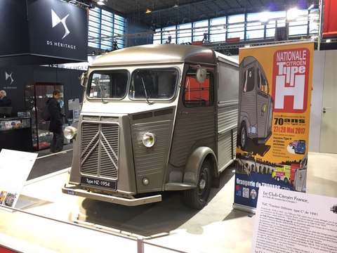 Le stand Citroën au salon Rétromobile 2017