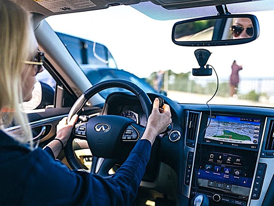 3 High-Tech Car Gadgets to Pimp Your Ride