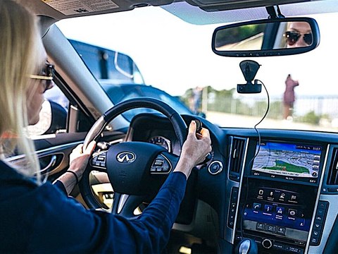 3 High-Tech Car Gadgets to Pimp Your Ride