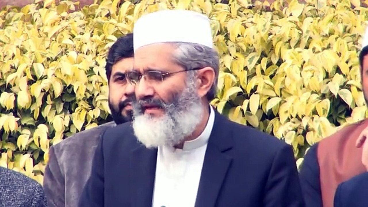 Ameer Jamaat e Islami Siraj ul haq media talk outside of Supreme