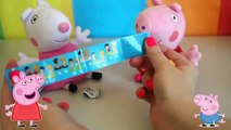 Свинка Пеппа и Овечка Сьюзи открывают шоколадные яйца с сюрпризом Love is Распаковка Малышка Peppa P