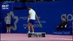 Benoît Paire régale jongle avec une balle de tennis