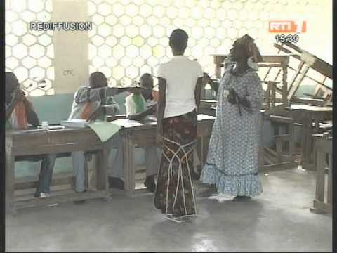 Législatives 2011 - Ambiance de jour de vote dans la commune du Plateau