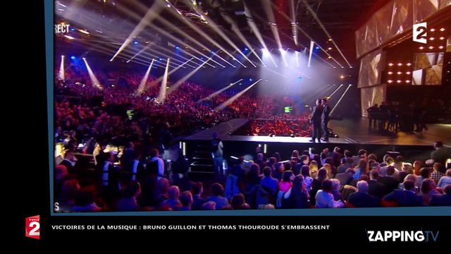 Victoires de la musique 2017 : Bruno Guillon et Thomas Thouroude s'embrassent en direct (vidéo)