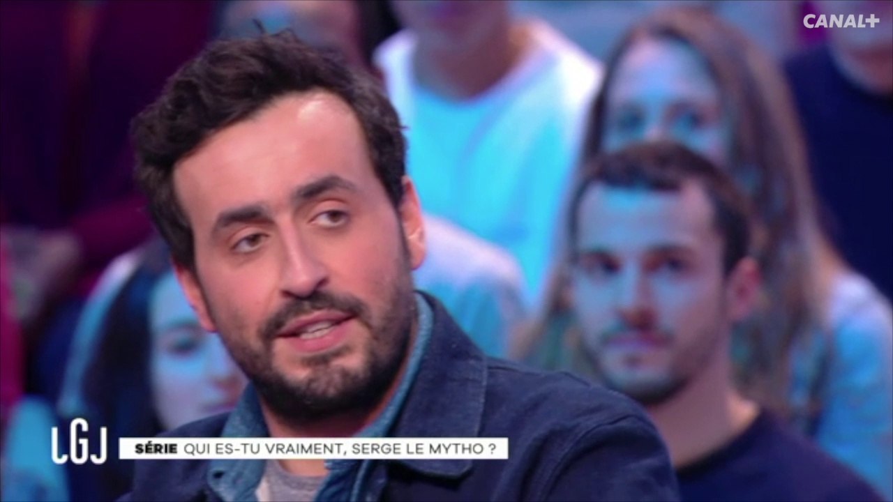 L'interview vérité de "Serge Le Mytho", Jonathan Cohen - Le Grand Journal du 10/02 - CANAL+