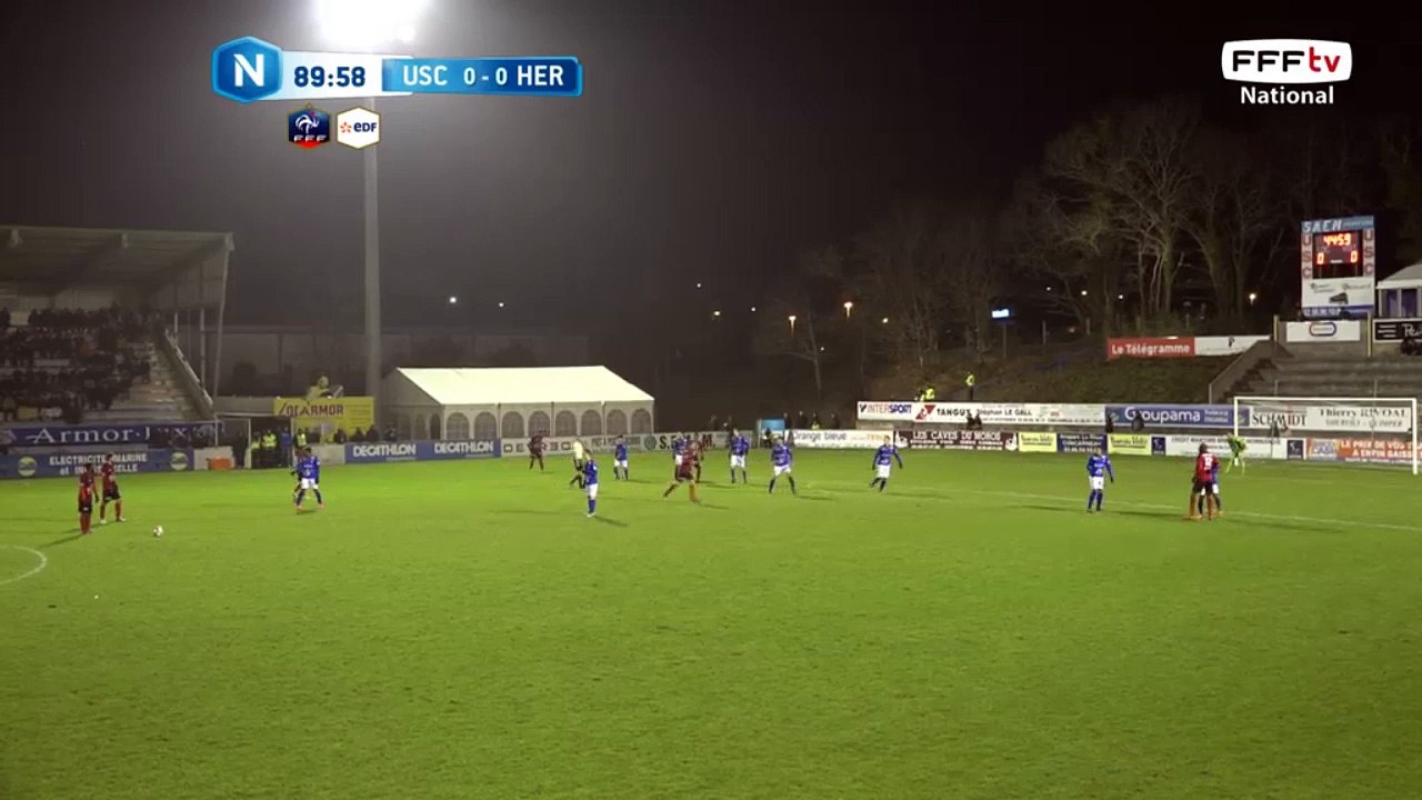 Coup franc et tête pas assez puissante pour inquiéter le gardien