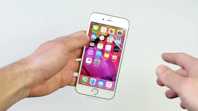 Pouring a Hot FireBall of Molten Glass on an iPhone 6S!