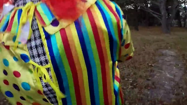 SCARY KILLER CLOWN TRIES TO STEAL KID! Scary Clown Chase!