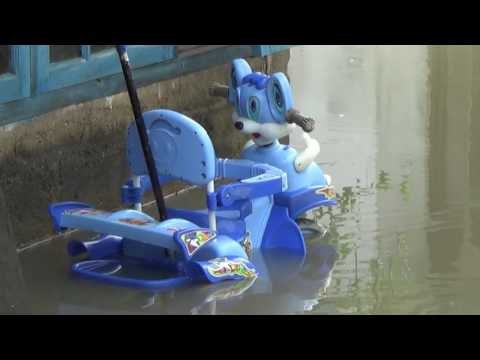 Banjir yang Menghantam Puluhan Kecamatan di Kota Padang Kian Surut - NET12