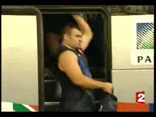 RUGBY L'equipe de france arrive a toulouse