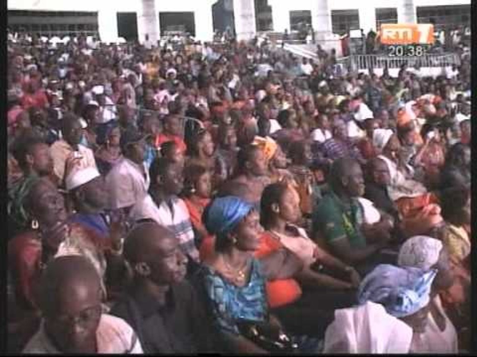 Le célèbre orchestre guinéen Bembeya Jazz de Conakry a illuminé le palais de la culture