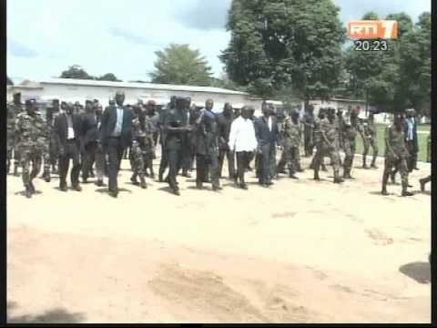 Le premier Ministre Soro Guillaume en visite de terrain dans les casernes militaires
