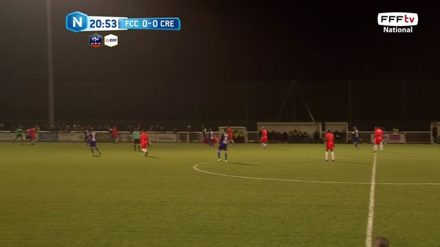 Superbe frappe de Mandoukil qui s'écrase sur le poteau!!