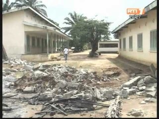 Cocody Danga : Demolition d'une clôture qui avait été érigé au sein d'une école primaire