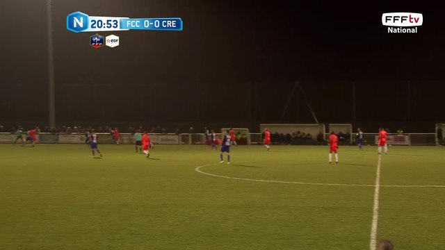 Superbe frappe de Mandoukil qui s'écrase sur le poteau!!