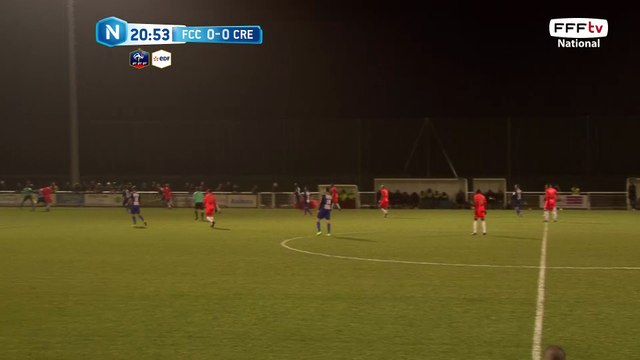 Superbe frappe de Mandoukil qui s'écrase sur le poteau!!