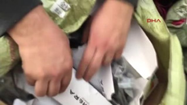 Bağcılar'da Kaçak Gözlük, Kol Saati ve Suni Deri Operasyonu