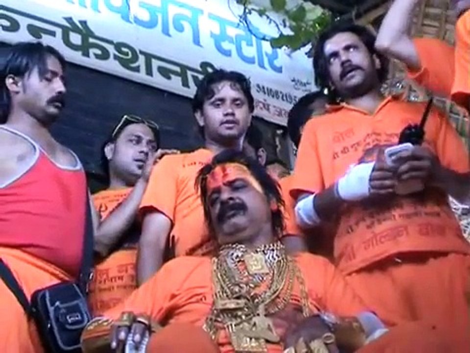 Exclusive Story of How A Bussiness Man Become Golden Baba