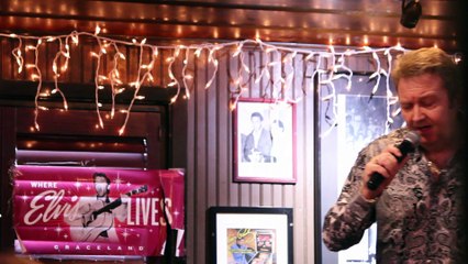 Colin Paul sings 'Girl Happy' Marlowes Jan 8 2016