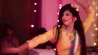 Mehndi Dance Beautiful Girl Got Moves