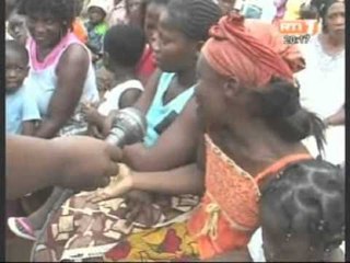 Visite des déplacés de la riviera 3 et de Bingerville par le ministre d'Etat