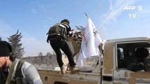 Tropas turcas y rebeldes sirios entran en Al Bab