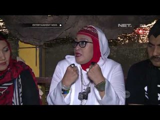 Lady Rocker Mengubah Penampilannya Dengan Berhijab