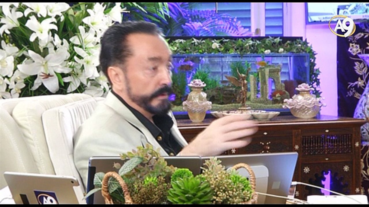 Darbe girişimi gecesi ilk açıklamayı yapan Adnan Oktar darbecileri moral olarak çökertti