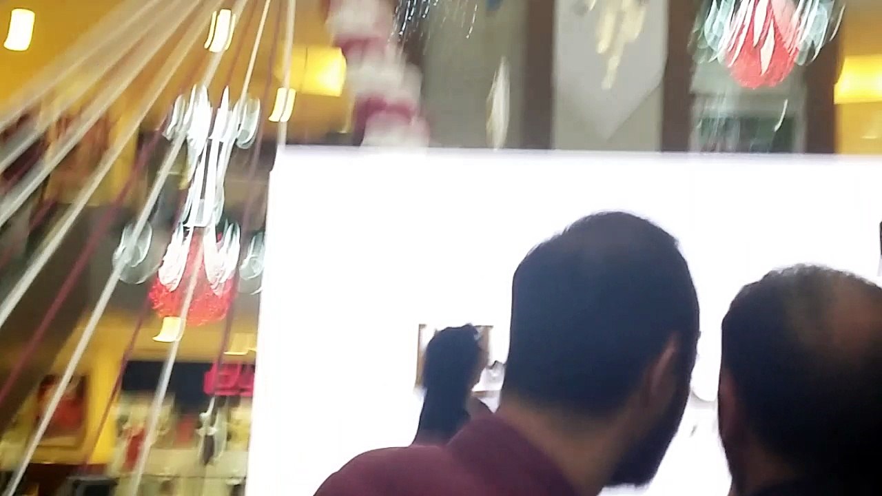 Merve Özbey - Yaş Hikayesi (Plato AVM) (11.02.2017)