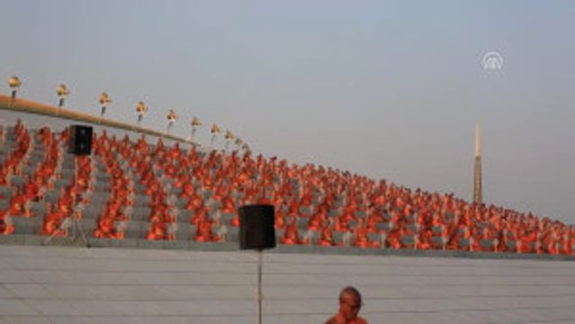 Makha Bucha Daytayland'da Makha Bucha Günü Törenleri