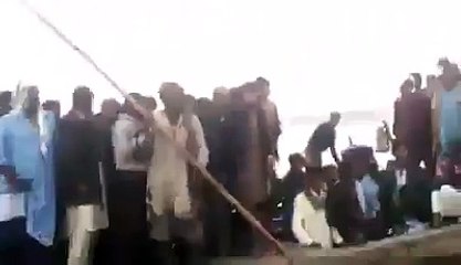 Ship is sinking in river indus due to Overweight Near Sukkur No one injured Don't worry