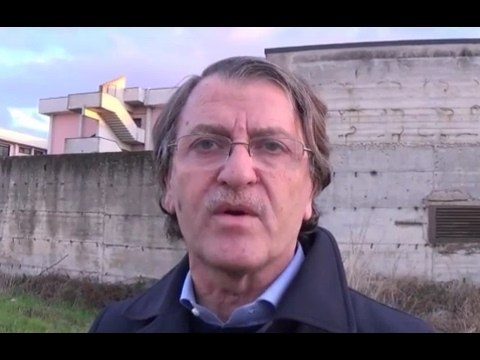 Aversa (CE) - Rimossi sacchi bianchi di rifiuti. De Cristofaro: Molti erano abusivi (08.02.17)