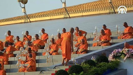 Tayland'da Makha Bucha Günü törenleri