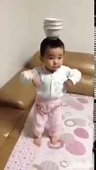 Baby ko dance pasand hai - Must Watch