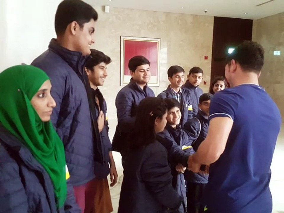 Yasir Shah meets Shaukat Khanum Cancer Hospital patients during PSL 2017