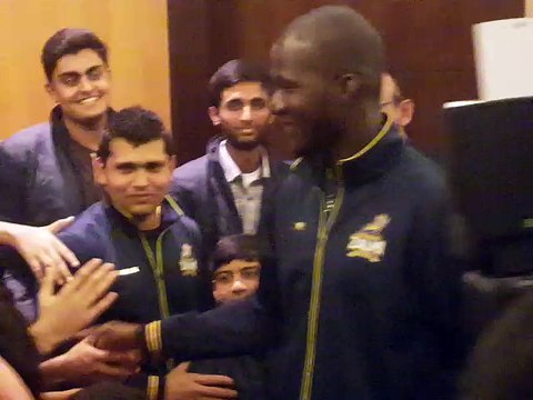 Darren Sammy meets Shaukat Khanum Cancer Hospital patients during PSL 2017