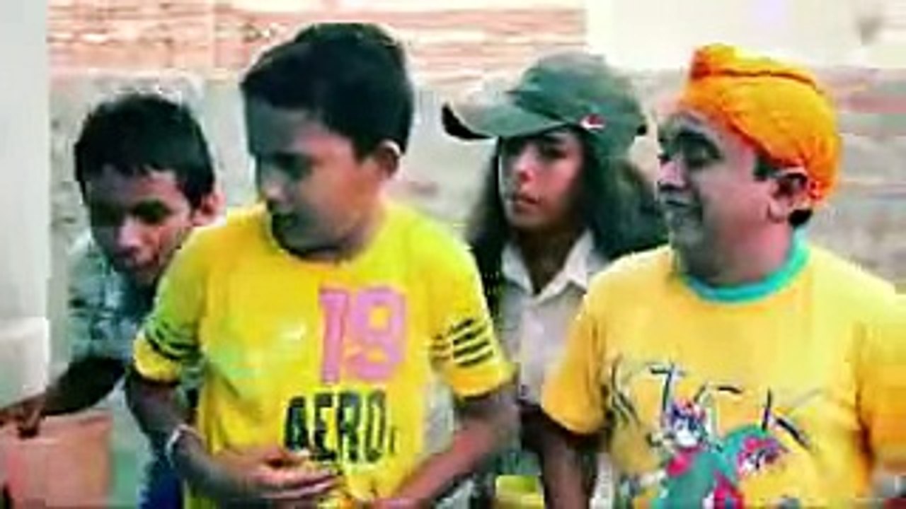 BHUAA KIVE AA KI KARDI C OFFICAL VEDIO NEW PUNJABI FUNNY SONG BY VEHLI MADIR 9814774025 - YouTube