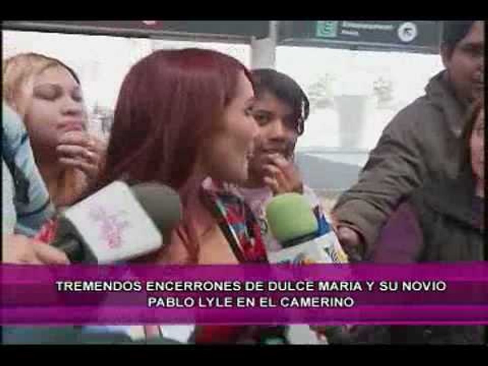 Dulce María anda de calienturienta