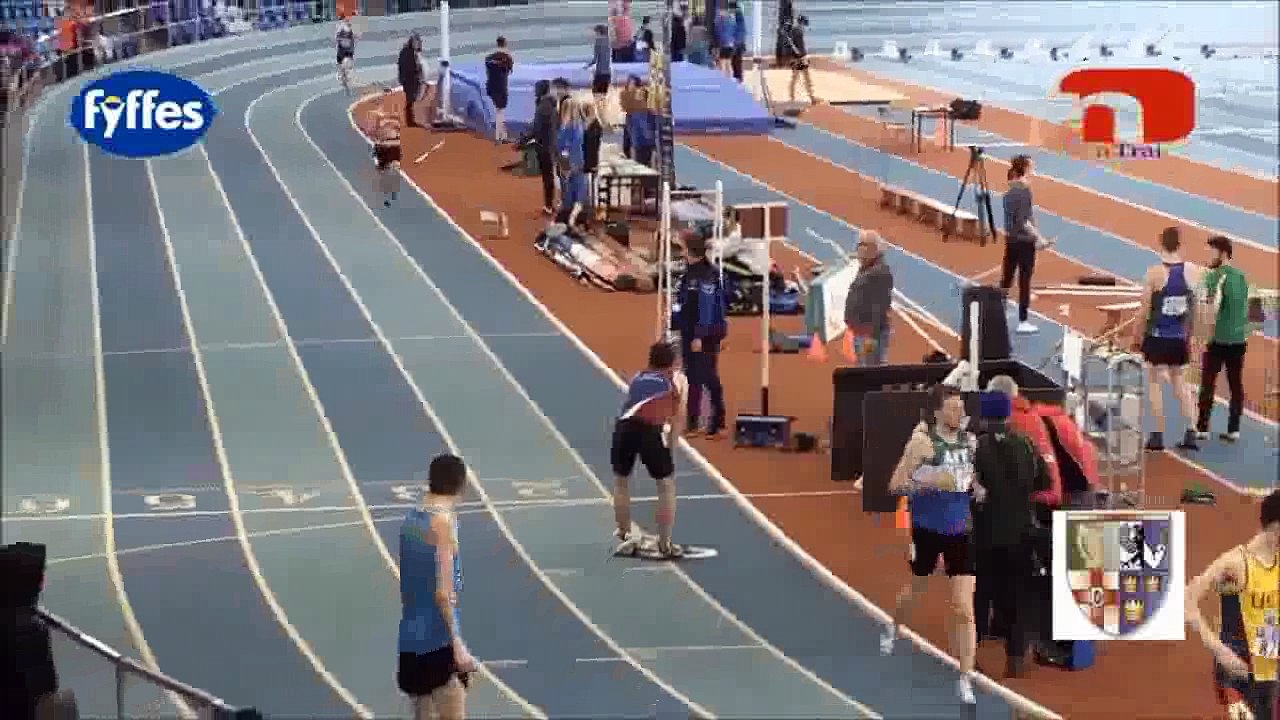 Donné vainqueur d'une course, il se prend les pieds dans un élastique