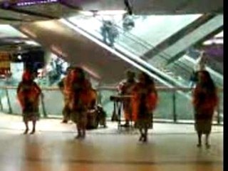 Danse polynesienne à la Défense 2