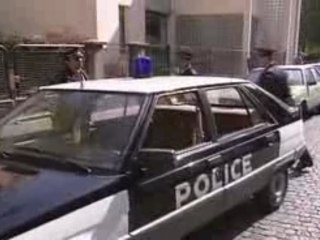 Les Inconnus - La Police