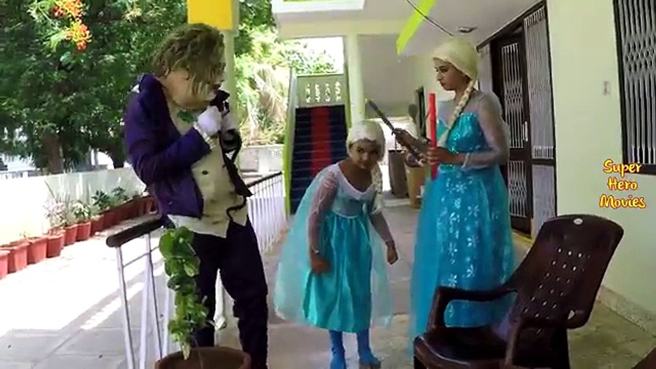 Замороженные Эльза выдувания пузыря | Joker Fun...