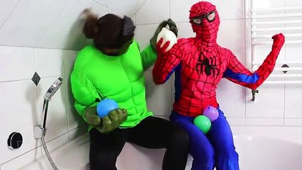 5 Wet Balloons Colors Spiderman and Hulk Learn Colours Balloon Finger Family Nursery Rhymes