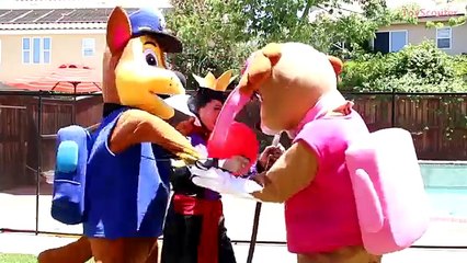 Evil Queen Transforms Spidermans Head into a Balloon! w/ Minnie Mouse, Skye & Chase in Real Life