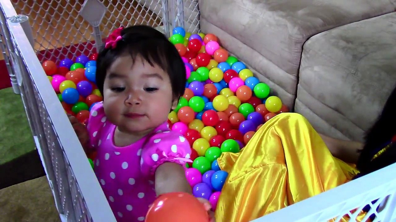 Spiderman & Frozen Elsa Babysit fail: Snow Whites baby vs Pudding & Ballpit 2