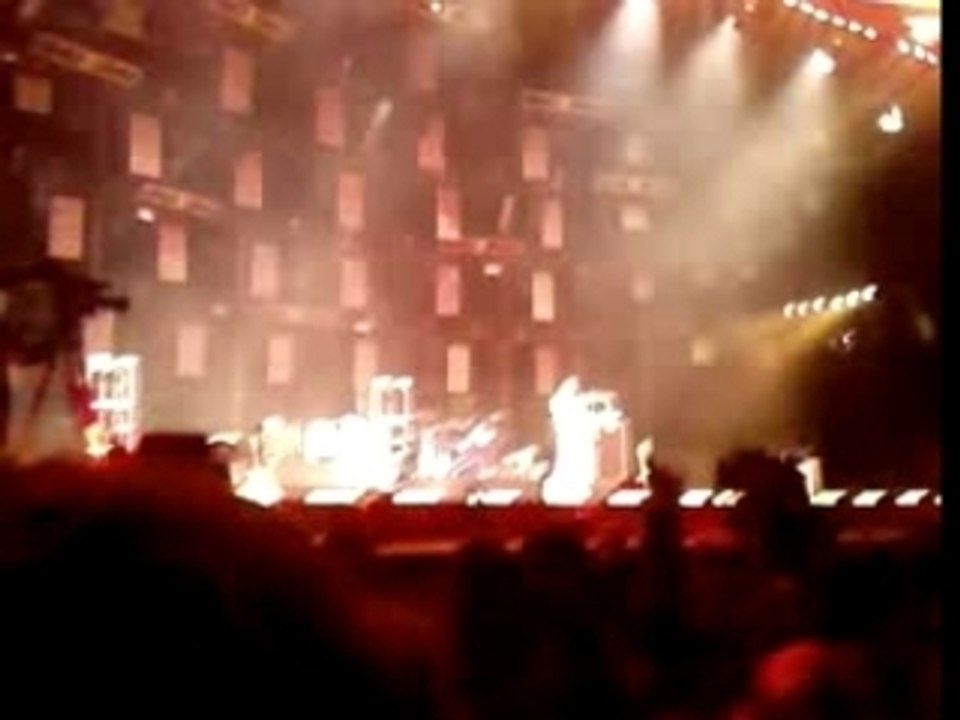 Razorlight in the morning fete de l'huma 2007