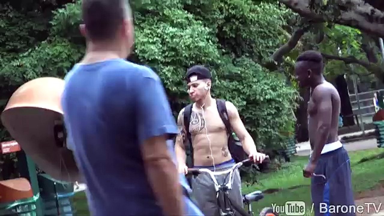 PEGADINHA: QUER SAIR NA MÃO? (açaí na mão) ft. GienTV