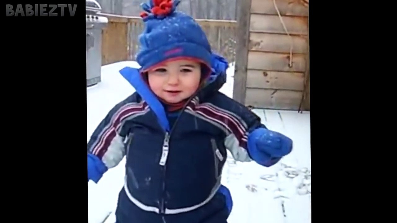 Cute Babies Discovering Snow For the First Time - Hilarious Reactions-6OtT38gbodQ