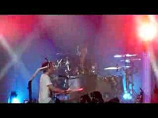 Download Video: Muse - United States of Eurasia - Paris Casino de Paris - 05/25/2010